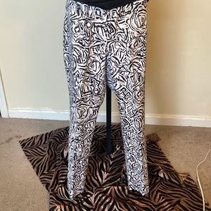 Pre-Owned Rafaella Curvy Black & White Abstract Pants